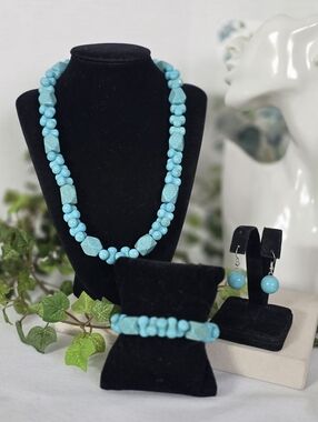Turquoise Blue Stone Necklace Bracelet Earrings Set